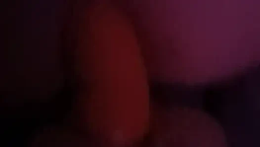 Dildolarımla sıkı götünü açıyor