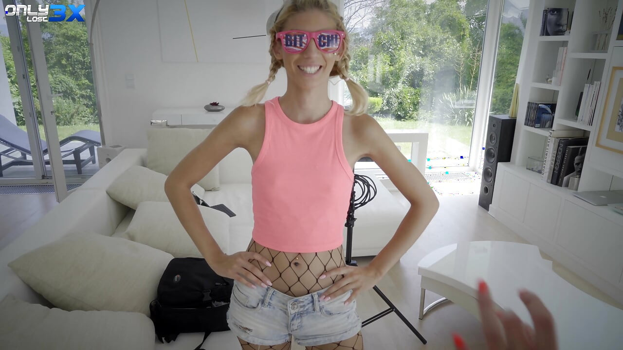 A szexi, vékony szőke Missy Luv keményen lecsap Erik Everhardra