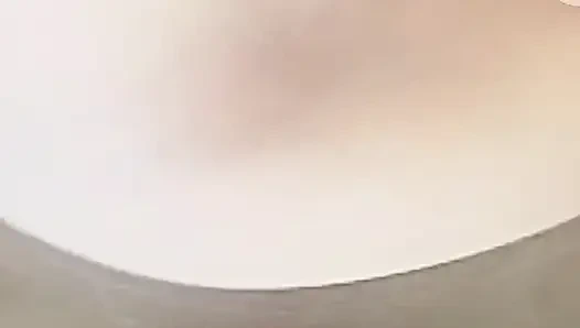 Islak amcığını sikmek için sikimi görünce kontrolünü yitirdi