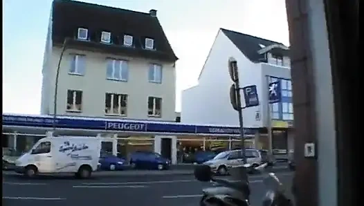 Memek gadis rambut pirang dientot habis-habisan sama banyak kontol yang berbeda