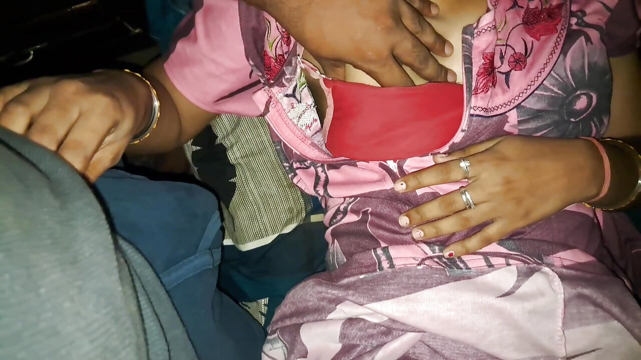 Pados ke uncle ne mujhe ghar main akela pake mere saath mast sex kiya aur maal mere upar hi nikal diya