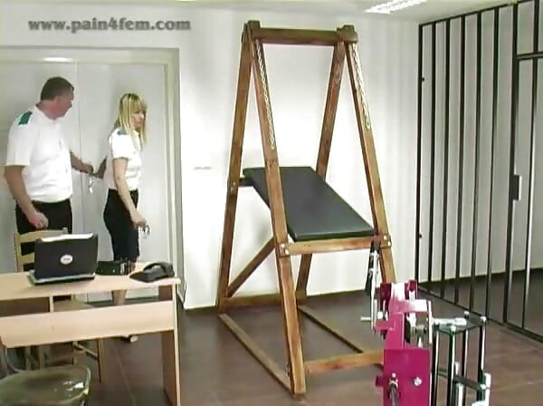 Casandra Spanking Machine - Pussy Whipping