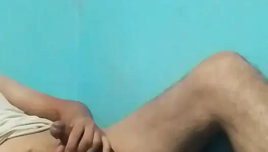İç çamaşırlı tahrik edici mastürbasyon