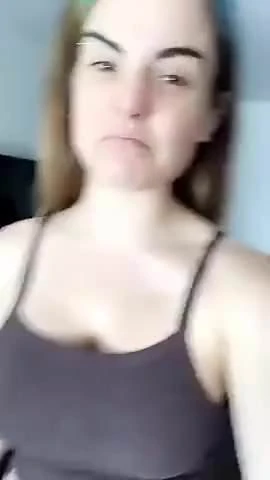JoJo has a big rack