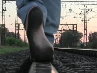 Eisenbahn barfuß