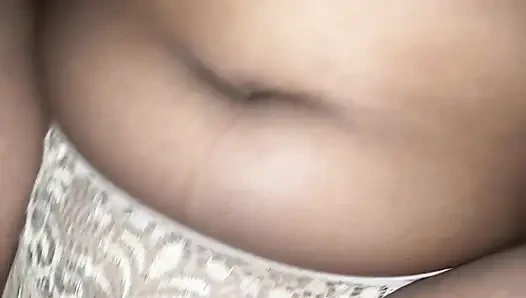 Горячая тамильская девушка трахается с ее лучшим членом