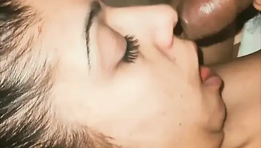 Паренек и сладкие девушки