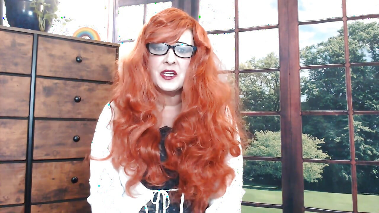 Transformacja pasierbicy Nerdy Red Headed