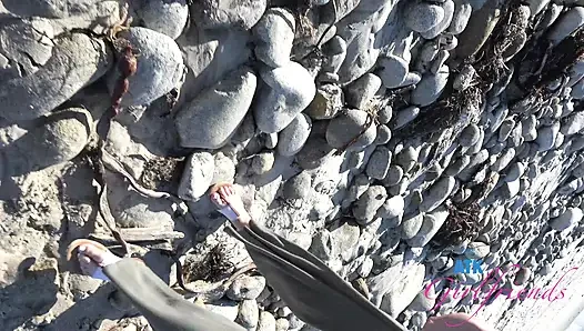 Imani ile okyanus gezisine devam edersen o sana tam bir elle muamele, ayakla muamele ve sakso çekiyor, seninle bitiyor