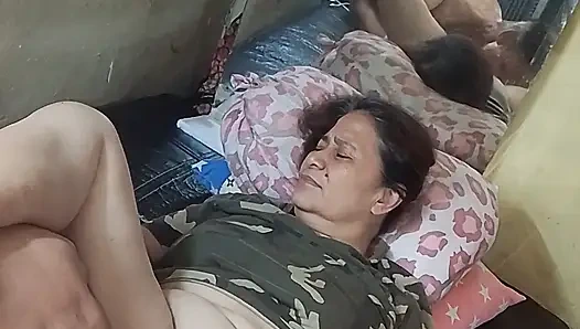 Любовь моей жизни, я ем ее киску так много спермы, она любит это