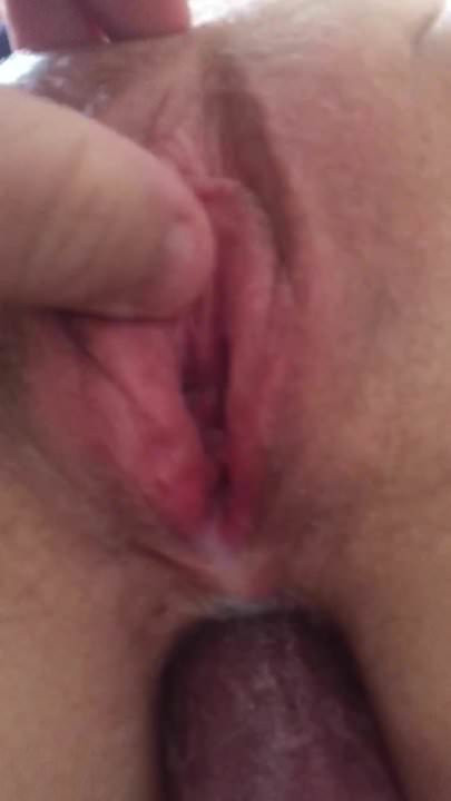 Tong in her pussy toy in the arse