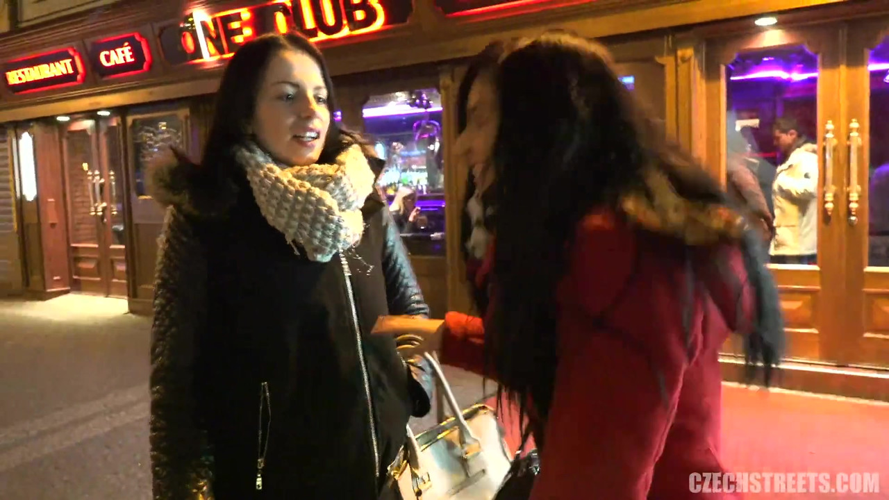 Czech Streets - 斯洛伐克派对女孩 Lucia