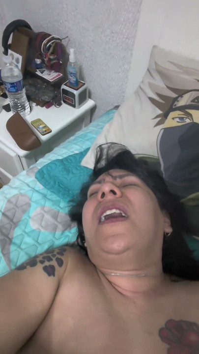 我高潮得叫不出聲，他最後射在我臉上 | 片段 3