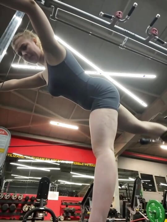 Extreme public fucking in the gym