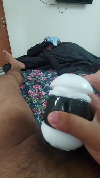 Tamil Hunk masturbeert met seksspeeltje - coimbatore-tirupur