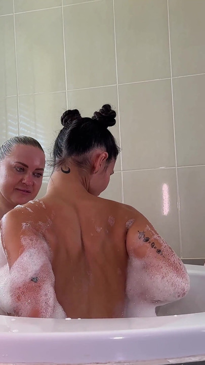 Lesbian Play in Bath - Fisting  Squirt  Pussy Eating