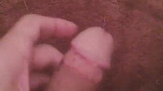 Junge Jungfrau masturbiert Schwanz für Sperma