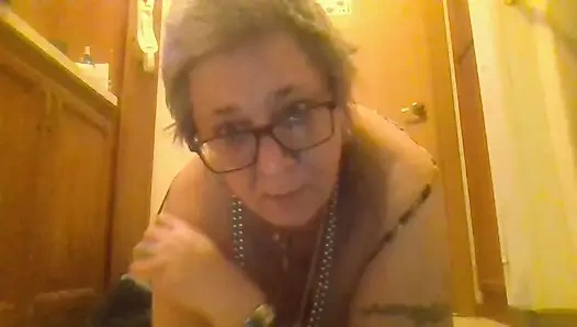 Leopard mencetak gaun malam dan memek sempit dildo merah muda