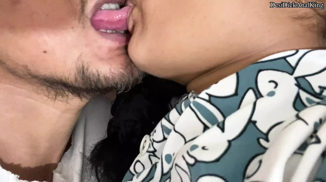 新恋婚姻夫妇浪漫和性交 Ini 印地语性爱视频