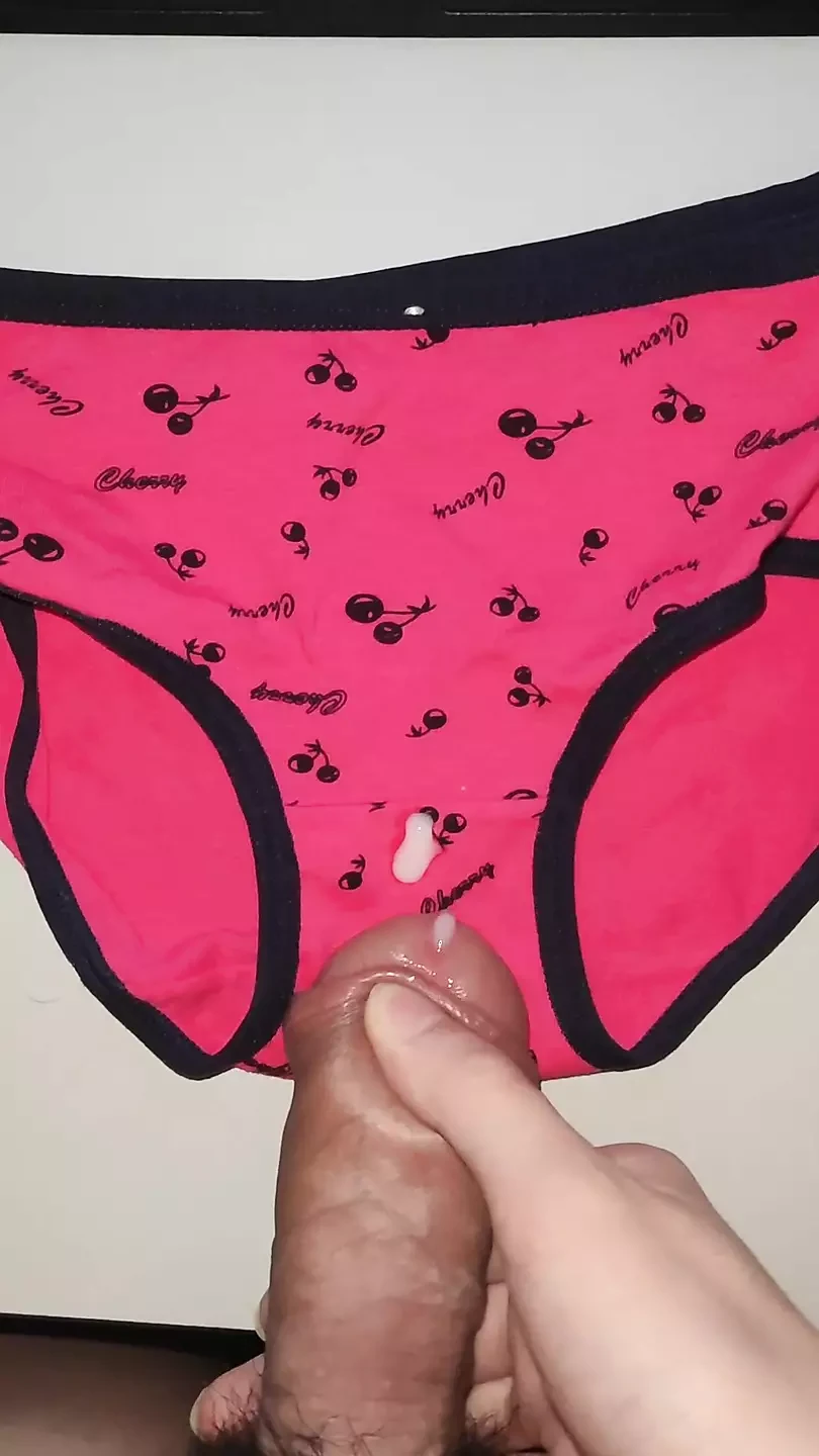 hot girl stranger send me her panties want me to cum on her panties