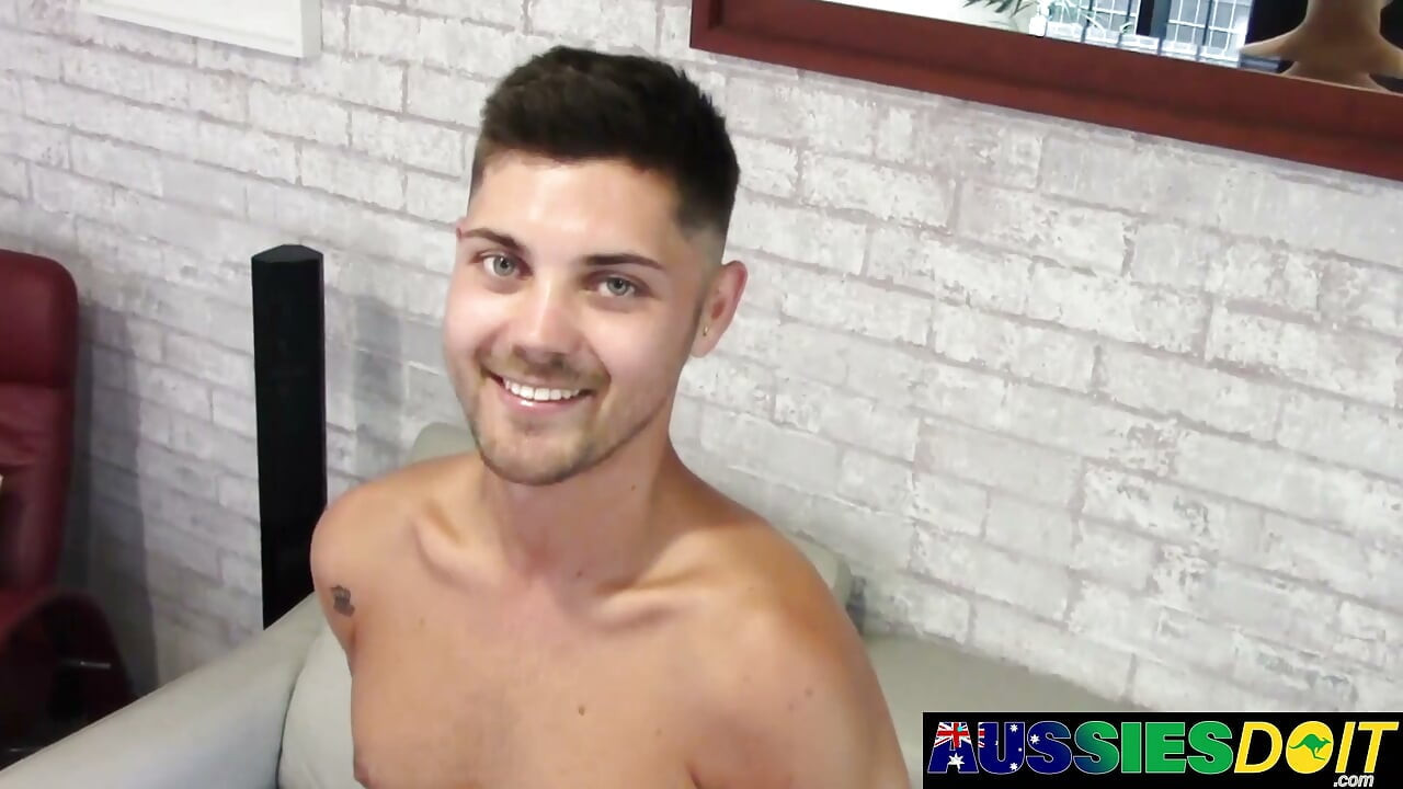 Adorable Aussie Jock Billy Ocean Unveils His Cock While Tugging It Hard