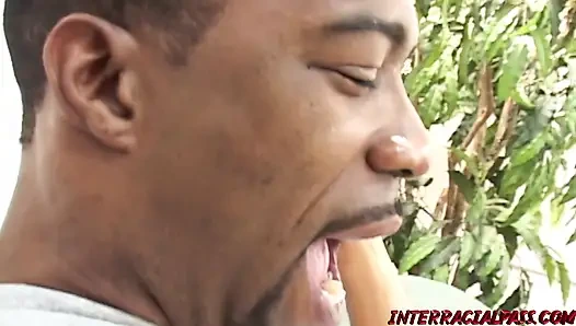 Kamu nggak perlu bertanya dua kali sama si tante seksi isabella ice yang lagi sange berat