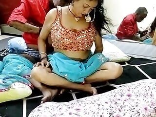Una ragazza indiana fa sesso con il suo patrigno
