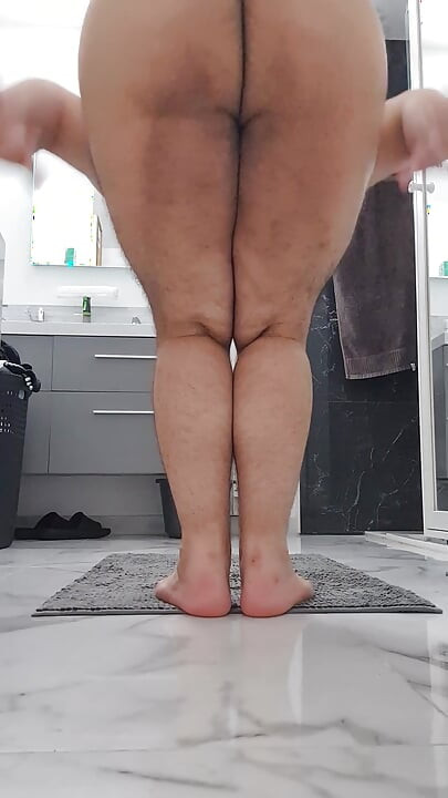 Shaking my fat ass in the bathroom