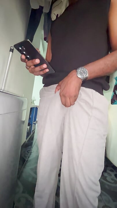 Rough brunette ass XL in the laundromat: he masturbates hard and suddenly an ass appears to destroy it with thrusts until he cums inside