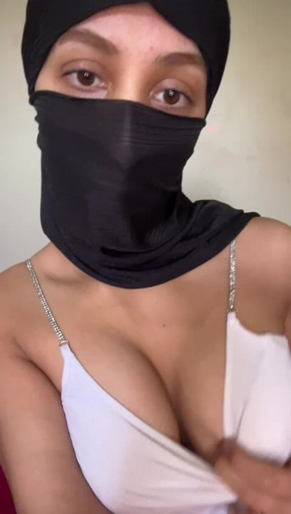 Busty Hijab Girl Teasing Her Tits Muslim Arab Solo with Boobs Bouncing