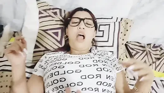 18-летняя брюнетка с большими отвисшими сиськами из Нью-йорка, Соединенные Штаты, трахает большой хуй ее сводного брата, часть 110