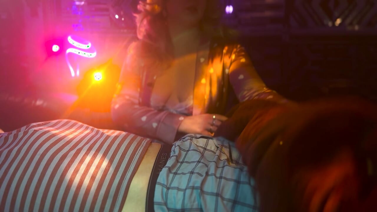SECRET LATE NIGHT HANDJOB AND CUMSHOT