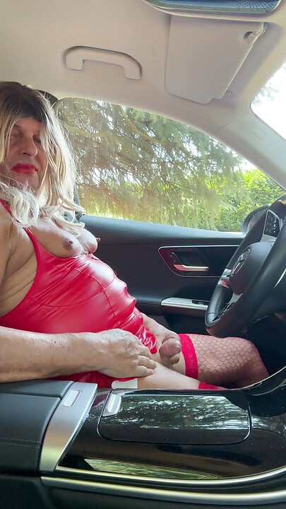 Transgender Kassy54 touches herself in the car