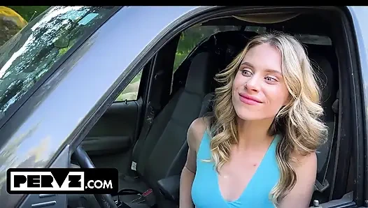 Mahsur kalan Anya Olsen cömert bir yabancı tarafından tavlanıyor ve sert sikiliyor