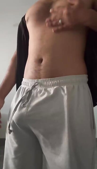 Horny Indian Twink Prepares for Grindr Daddy, Secret Wank & First Online Cumshot