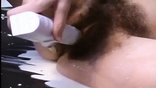 Sesi fetish gadis mungil jerman dengan memek berbulu