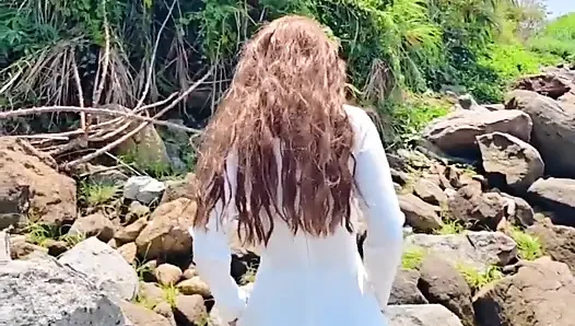 Подкрался быстрый трах с Ao Dai в банановой чаще у пляжа - часть 1