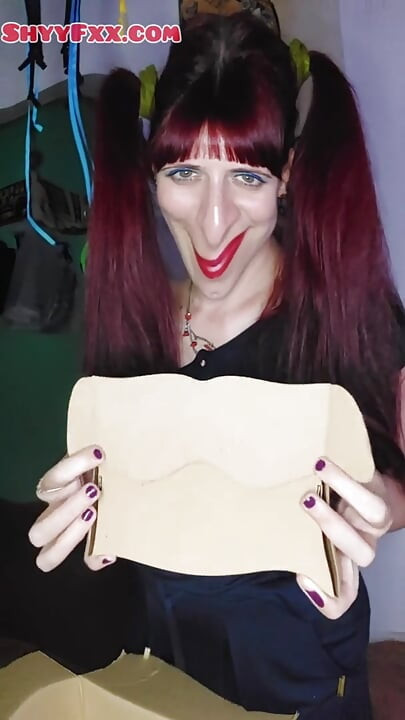 Shyyfxx Vlog desempacando un día de placeres terrestres, auto dones y Sailor Moon anal