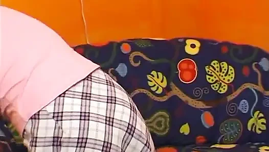 Тинка царапает зуд