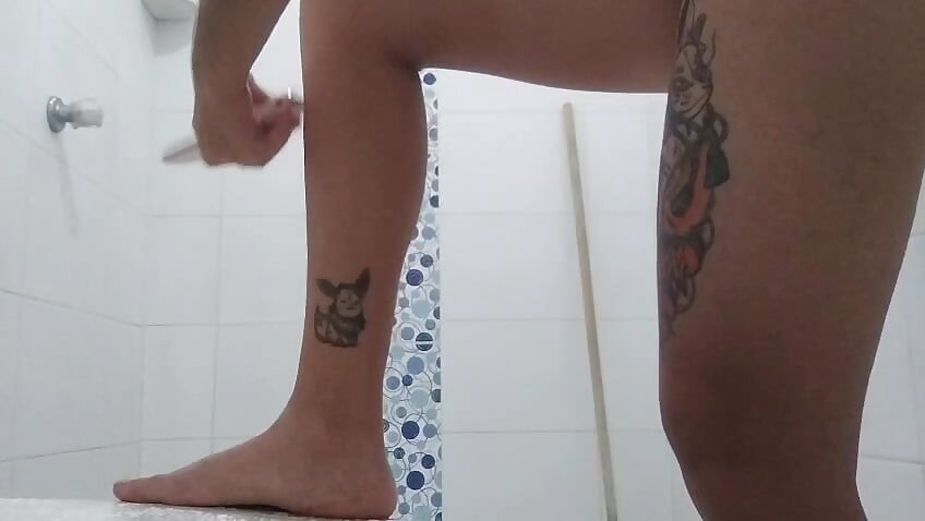 I'm shaving, come with me, daddy