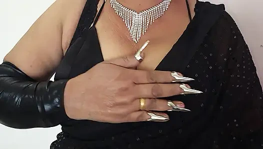 Glücklicher Udigiri, Wie Sieht Mein Schwarzer Sari Aus?