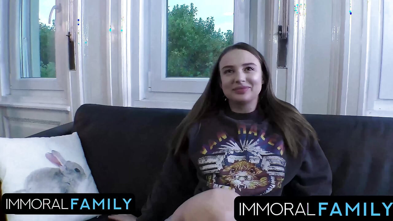 Podvádění pawg Kylie Green dvojité creamied od nevlastního otce a nevlastního syna