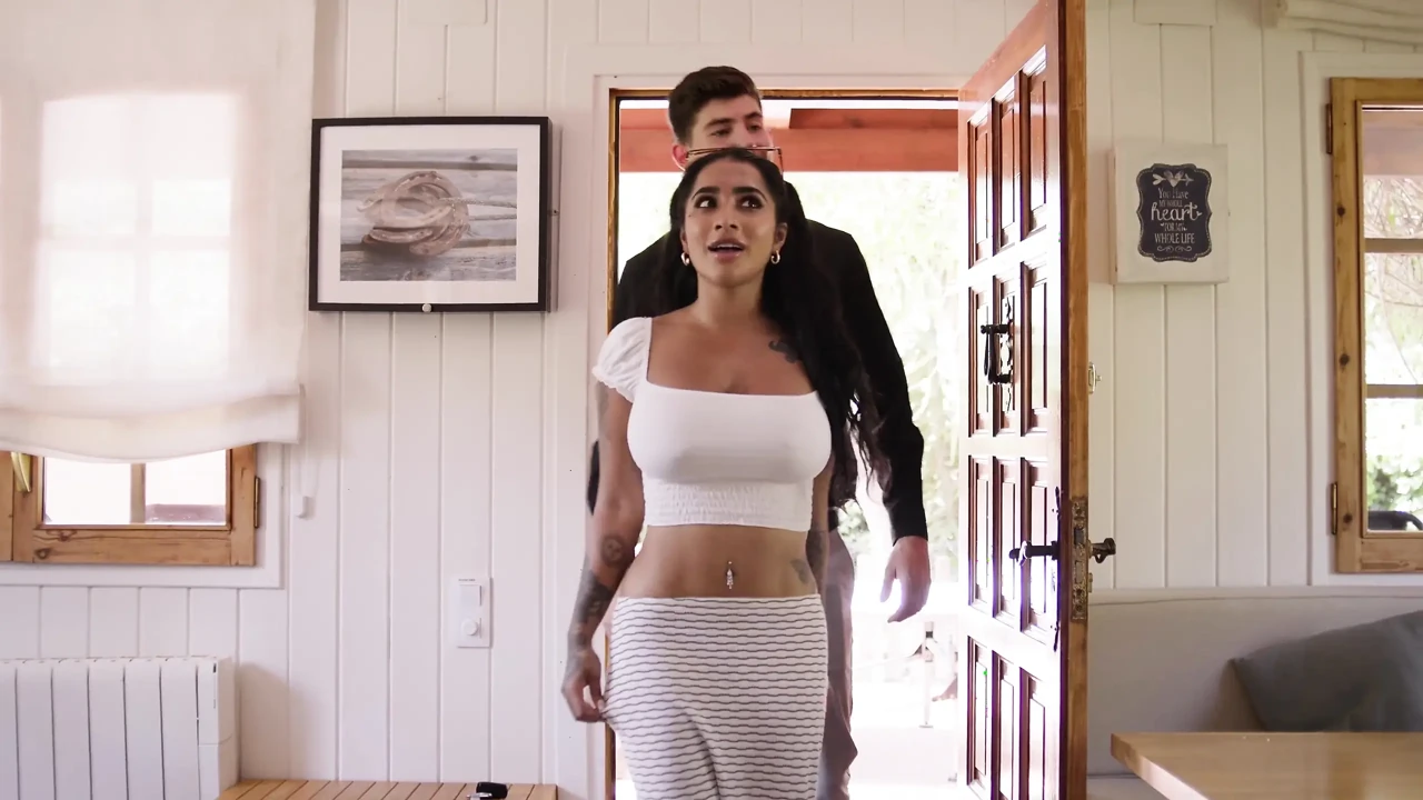 Real Estate Agent Fucks His Busty Client - Yasmina Khan
