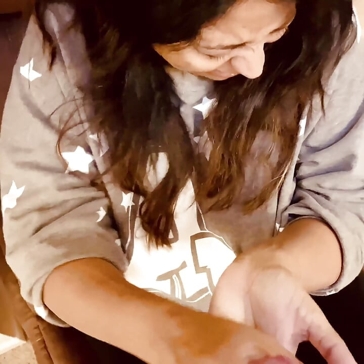 Esposa india da mamada en el cumpleaños