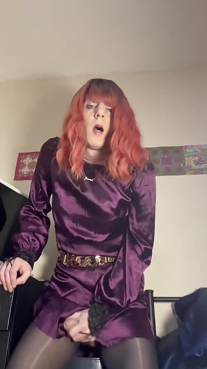 Jess Silk Rides Dildo