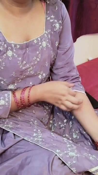 Stepsister Caught watching Porn by stepbrother desi Hindi MMS, local desi beautiful Stepsister hindi story Sex video Xxxx | Clip 1