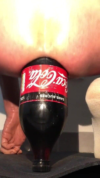 Memorable moment from "Bottle objet insertion anal and cream pie"