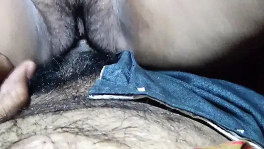 MILF wie eine lange und enge Banane