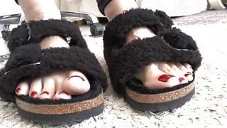 Toe Fetish - Toes Wiggling Black Fur Slippers Part 11