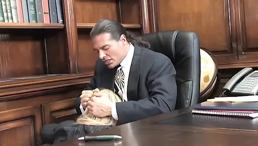 Aline si gadis semok dengan stoking hitam dicrot di muka - tante mesum dan gadis remaja